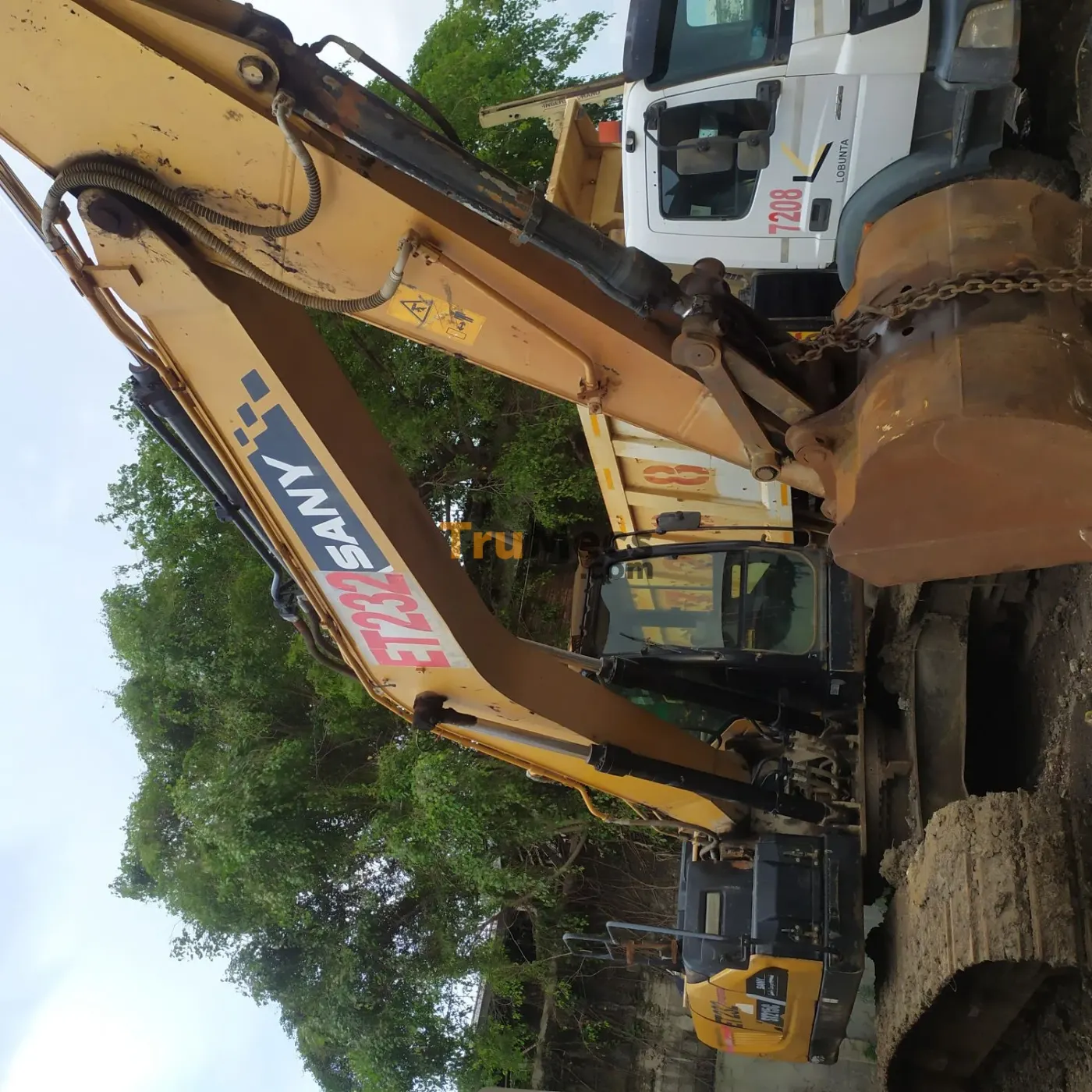 EXCAVATOR SANY 215SCY