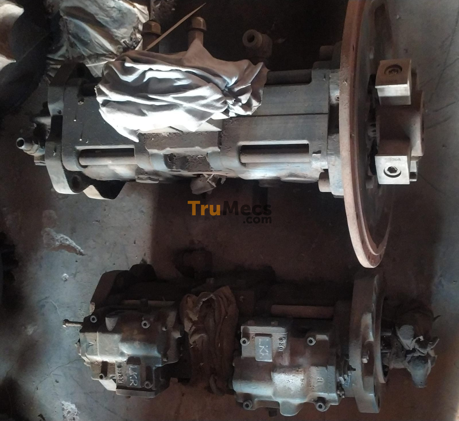 MAIN PUMP DX225